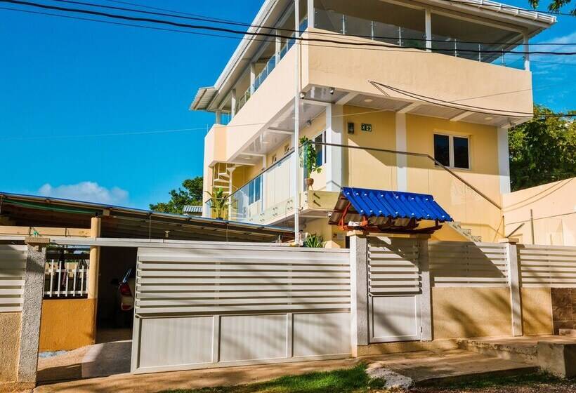 Gæstgiveri Holis Sunset