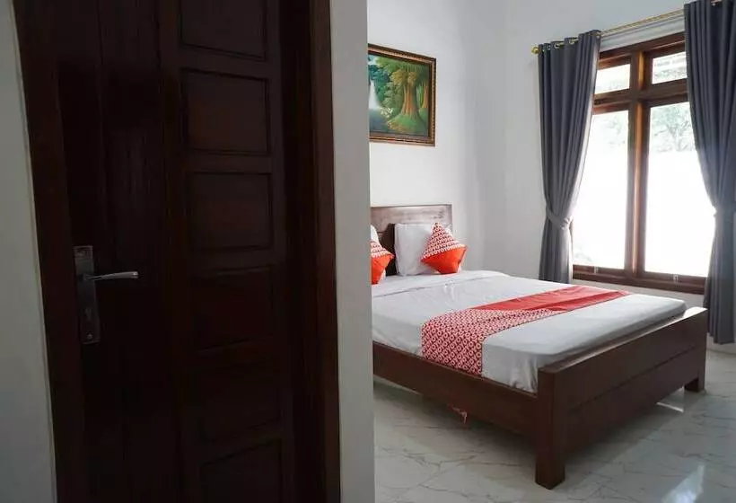 Hotelli Ayani Guest House By Oyo