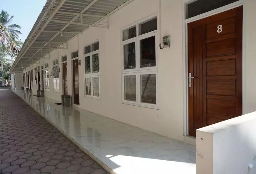 Hotelli Ayani Guest House By Oyo