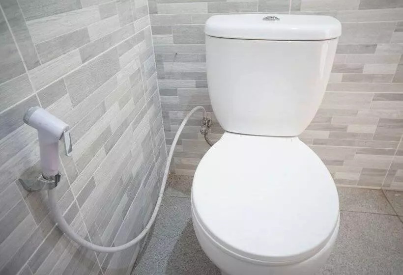 Hotelli Ayani Guest House By Oyo