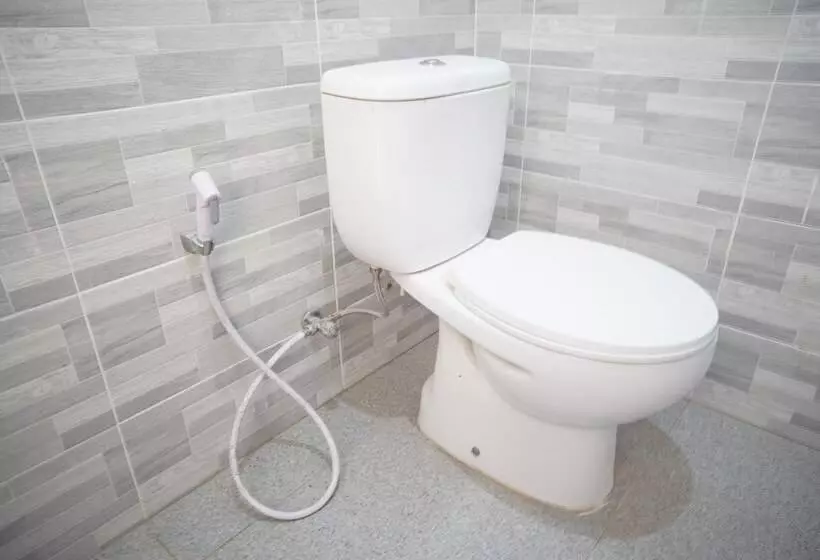 Hotelli Ayani Guest House By Oyo