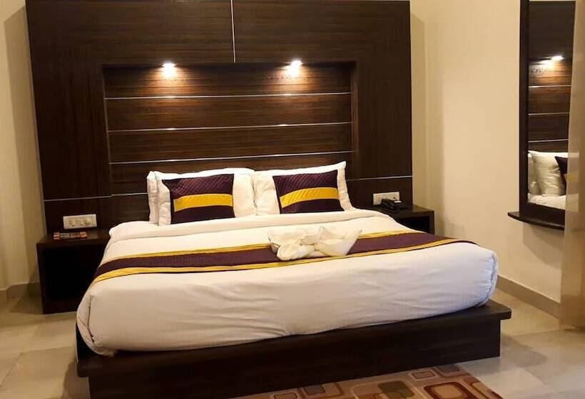 Отель Holiday Highlights By Dvm India