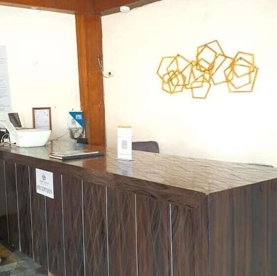 Отель Holiday Highlights By Dvm India