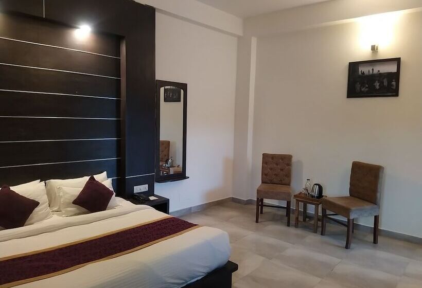 Отель Holiday Highlights By Dvm India