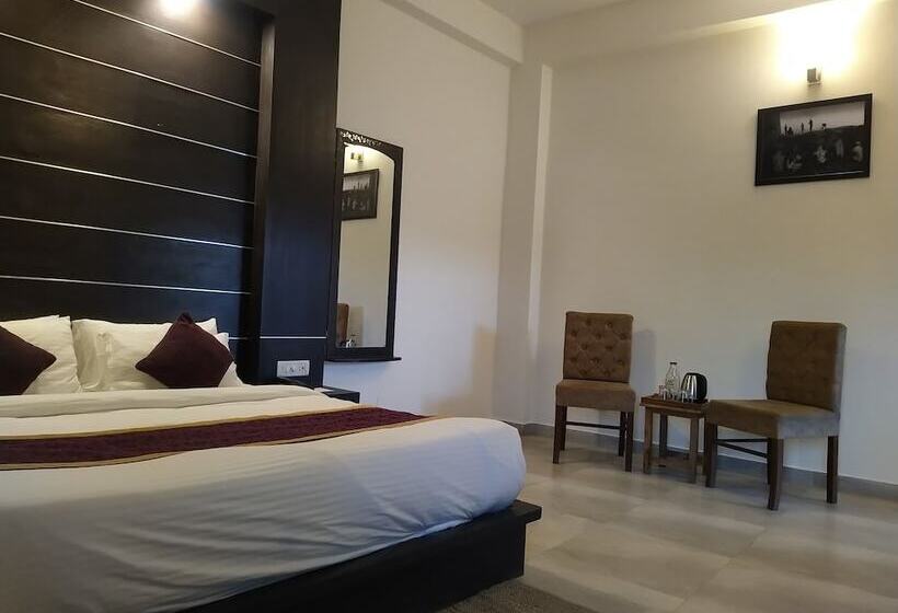 Отель Holiday Highlights By Dvm India