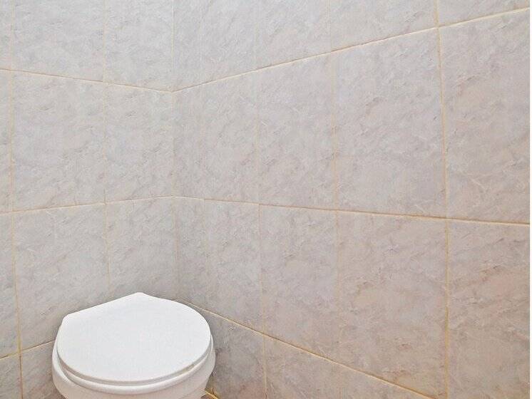 فندق Oyo 90618 Hanania House Syariah