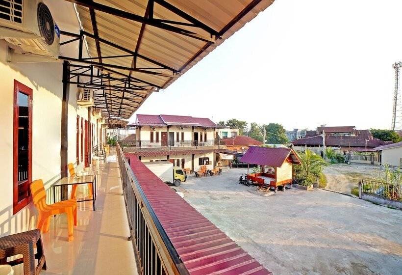 فندق Oyo 90618 Hanania House Syariah