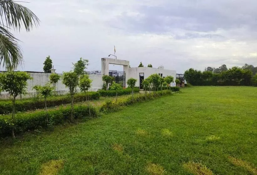 Hotelli Oyo A P Guest House