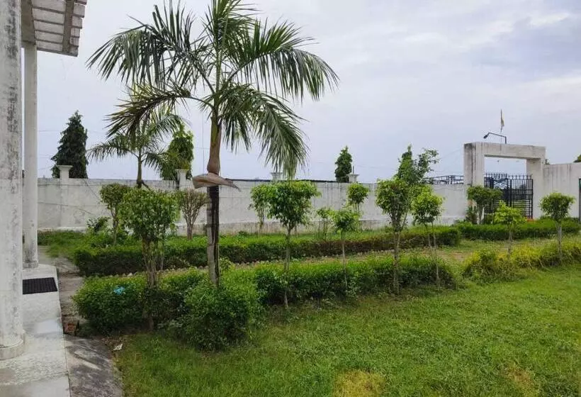 Hotelli Oyo A P Guest House