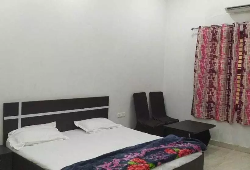 Hotelli Oyo A P Guest House