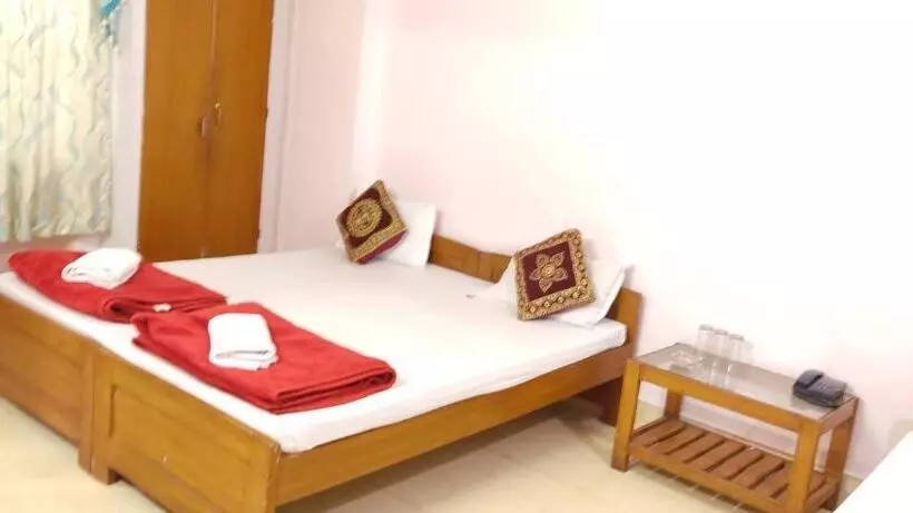 Hotelli Pine Shillong Guest House