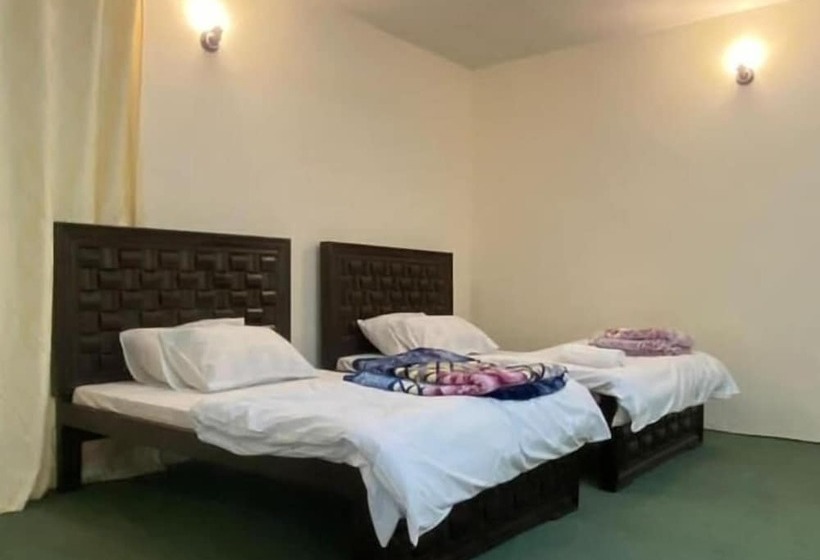 Hotel Qashqar Heights