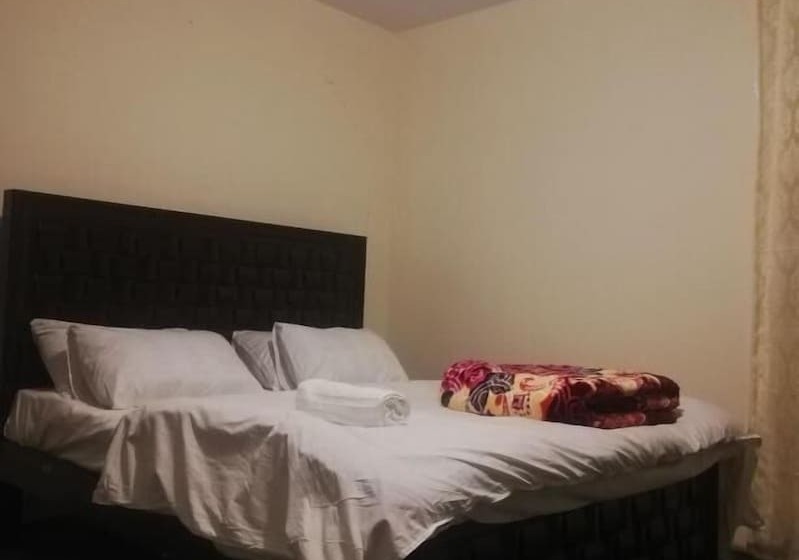 Hotel Qashqar Heights