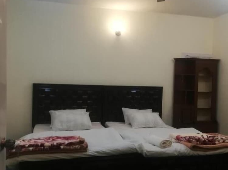 Hotel Qashqar Heights
