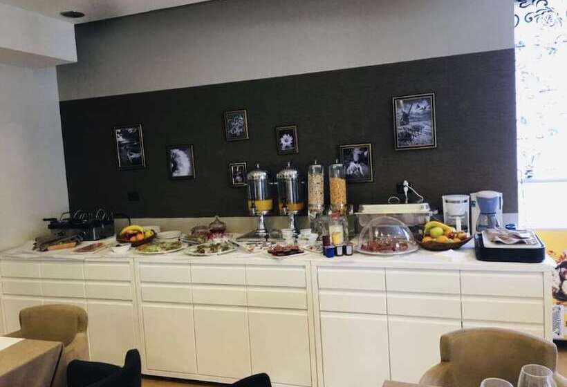 ホテル Ramo Saranda