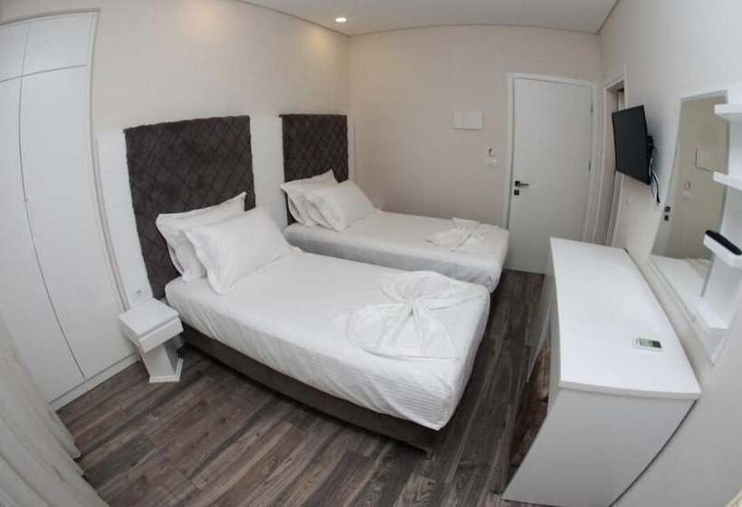 ホテル Ramo Saranda