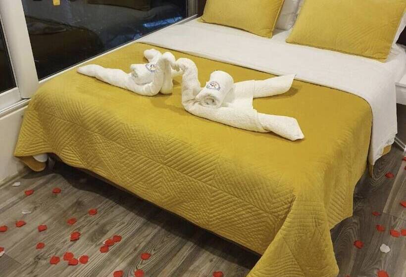 ホテル Ramo Saranda