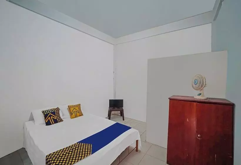 Hotelli Spot On 92600 Mandiri Inn