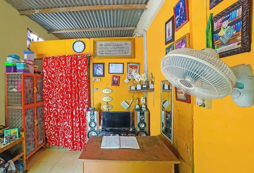 Hotelli Spot On 92600 Mandiri Inn