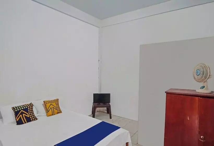 Hotelli Spot On 92600 Mandiri Inn