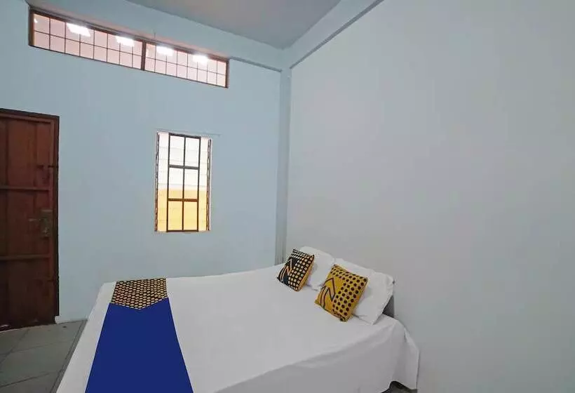 Hotelli Spot On 92600 Mandiri Inn