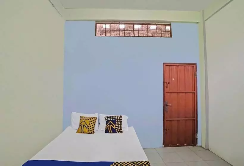 Hotelli Spot On 92600 Mandiri Inn