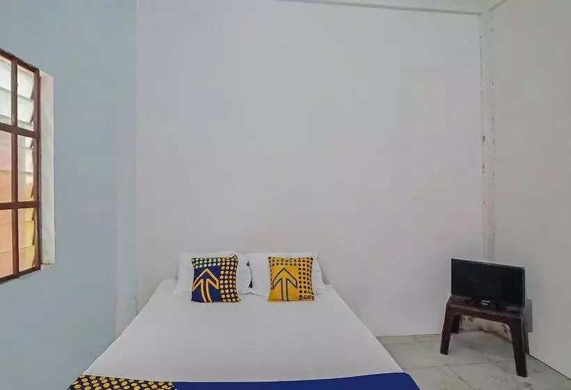 Hotelli Spot On 92600 Mandiri Inn