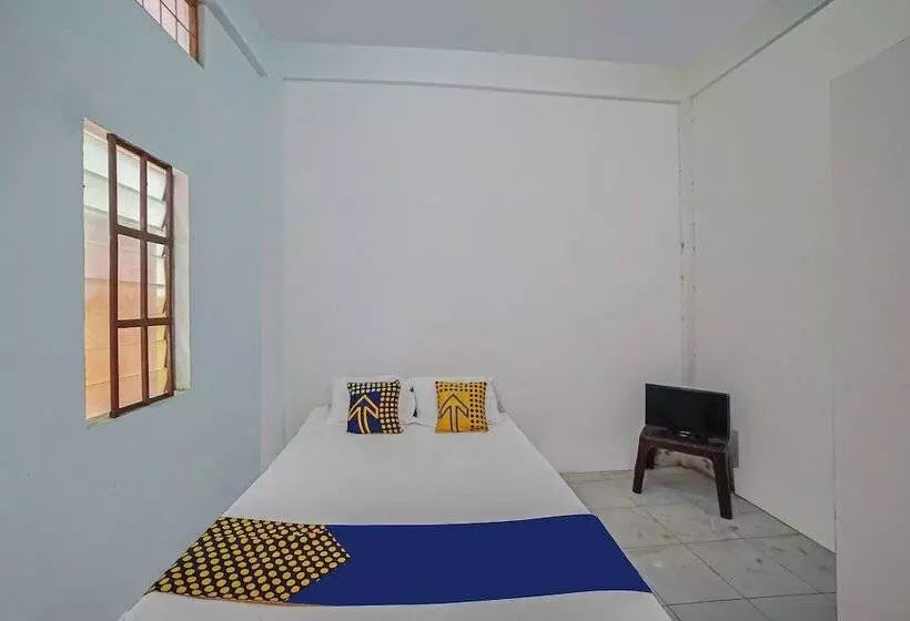 Hotelli Spot On 92600 Mandiri Inn