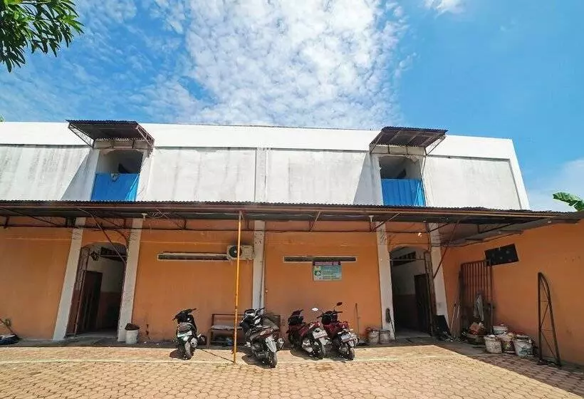 Hotelli Spot On 92600 Mandiri Inn