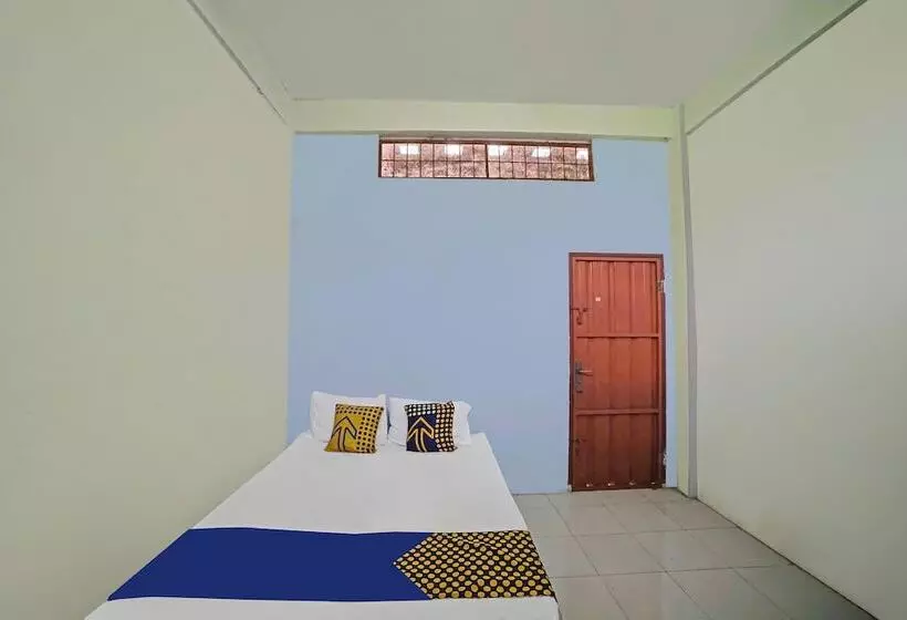 Hotelli Spot On 92600 Mandiri Inn