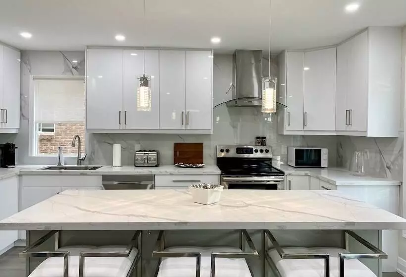 Hotelli Waterfront Paradise Estate