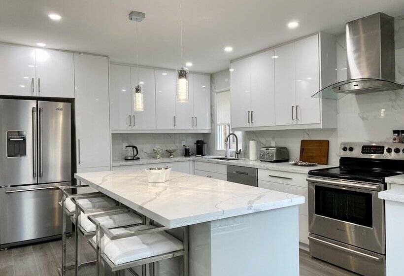 ホテル Waterfront Paradise Estate