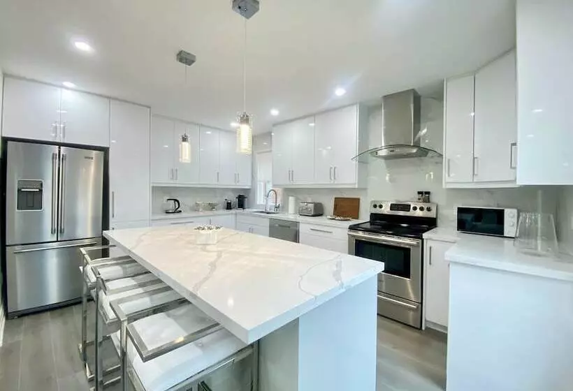 Hotelli Waterfront Paradise Estate