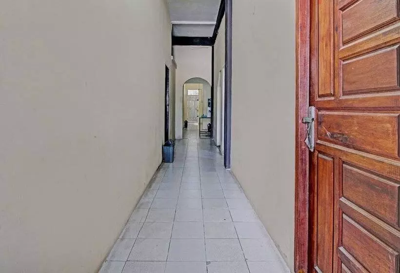 Hotelli Wisma Pangestu Syariah By Oyo