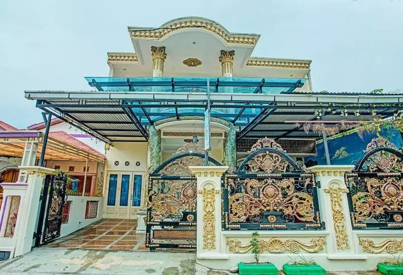 ホテル Zulyan Homestay Syariah By Oyo