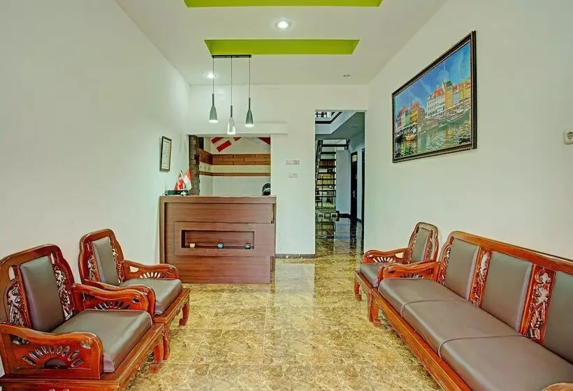 ホテル Zulyan Homestay Syariah By Oyo