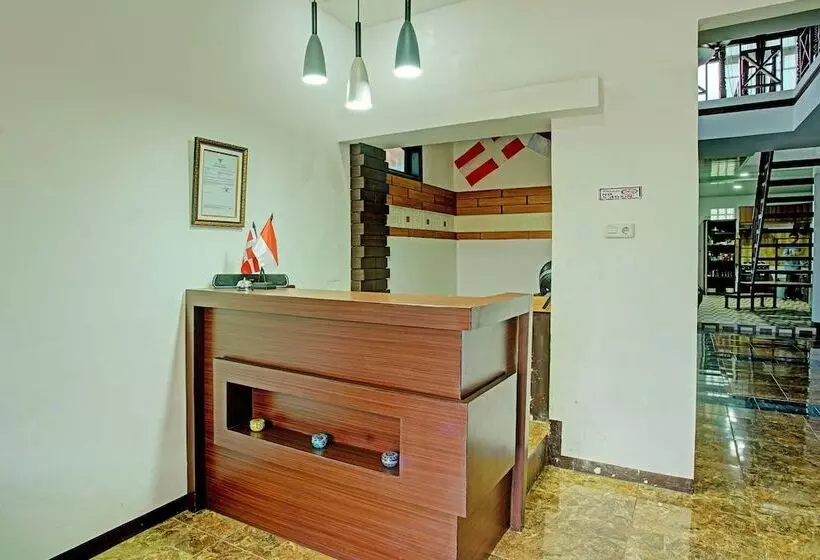 ホテル Zulyan Homestay Syariah By Oyo