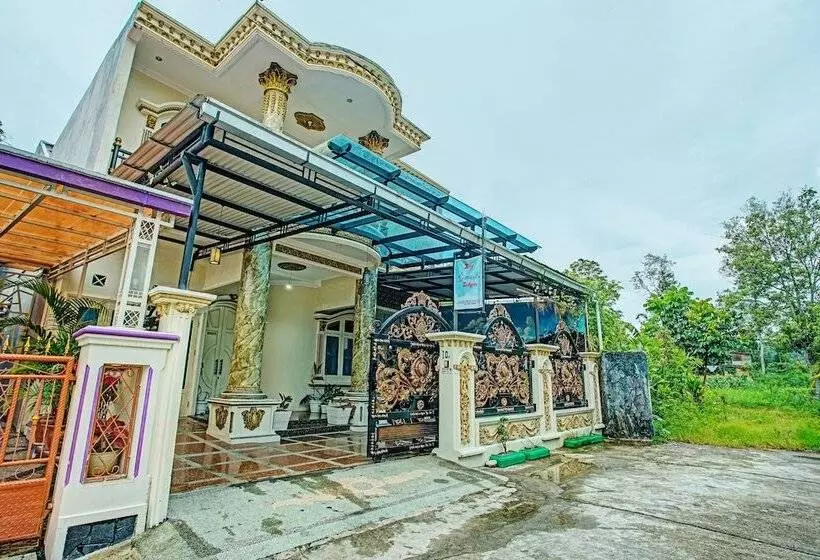 ホテル Zulyan Homestay Syariah By Oyo