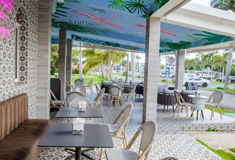 Playa Palmera Beach Resort