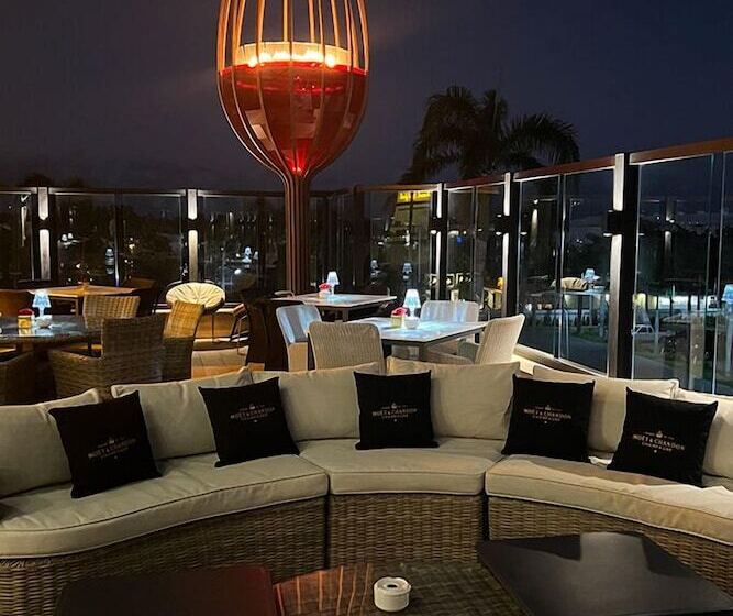 Playa Palmera Beach Resort