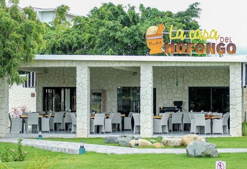 Playa Palmera Beach Resort