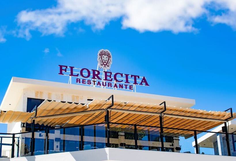 Playa Palmera Beach Resort