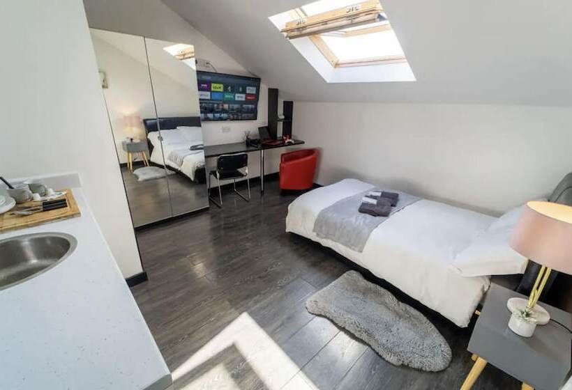 레지던스 Stunning Studio By Queen Elizabeth Hospital