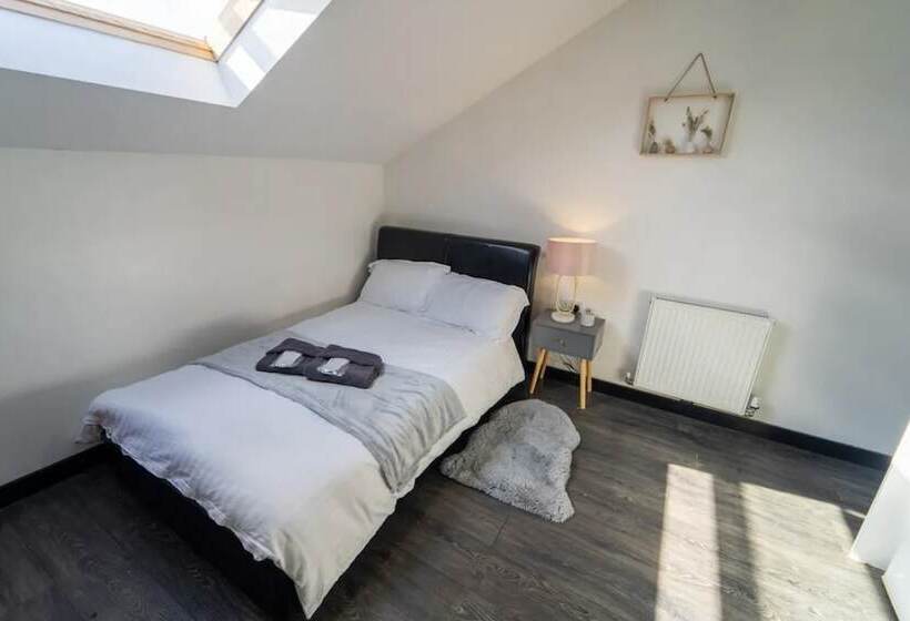 레지던스 Stunning Studio By Queen Elizabeth Hospital