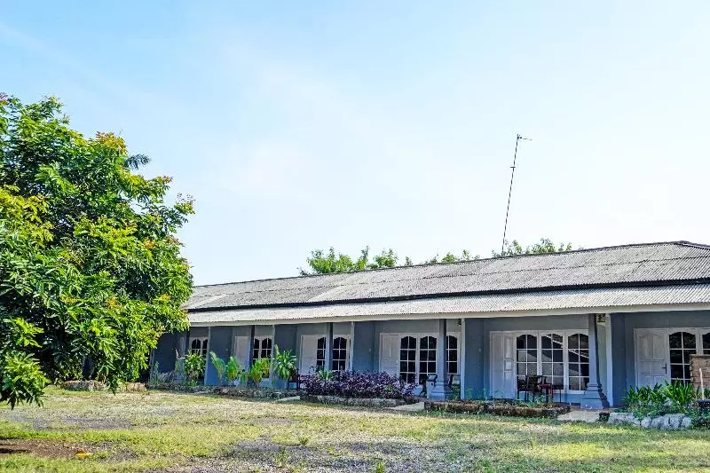 Spot On 91798 Hotel Grand Mutiara