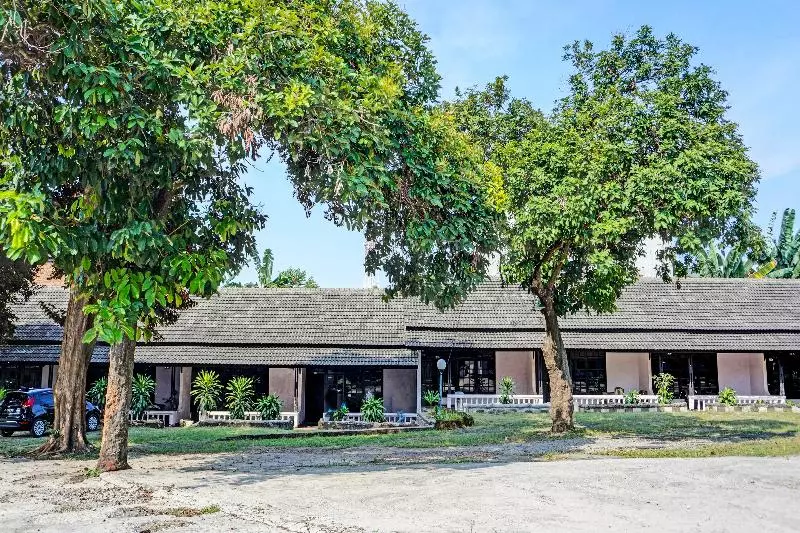 Spot On 91798 Hotel Grand Mutiara