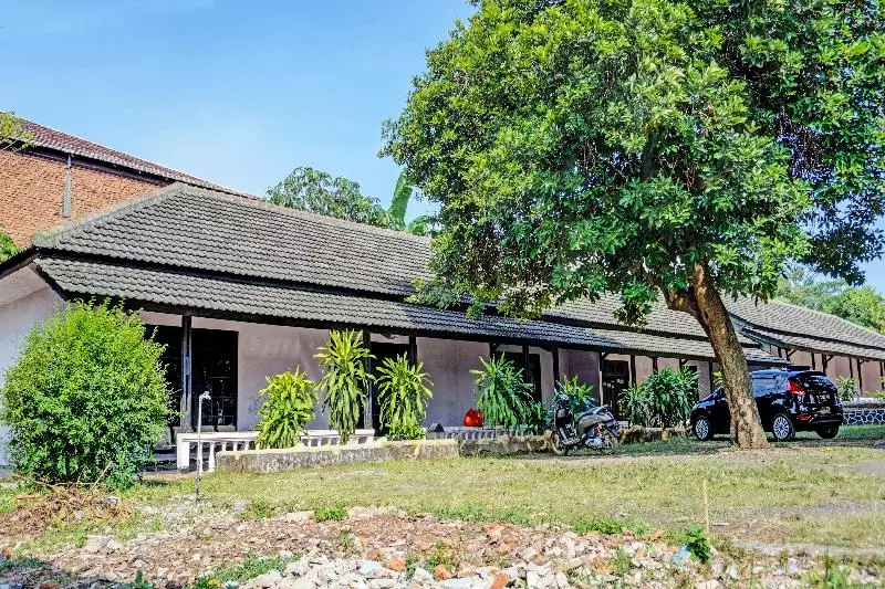 Spot On 91798 Hotel Grand Mutiara