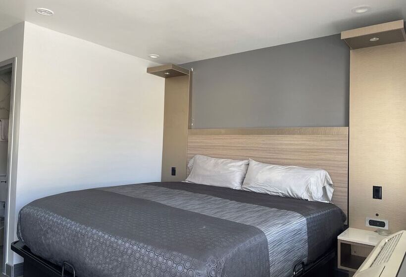 Bronco Motel South Central