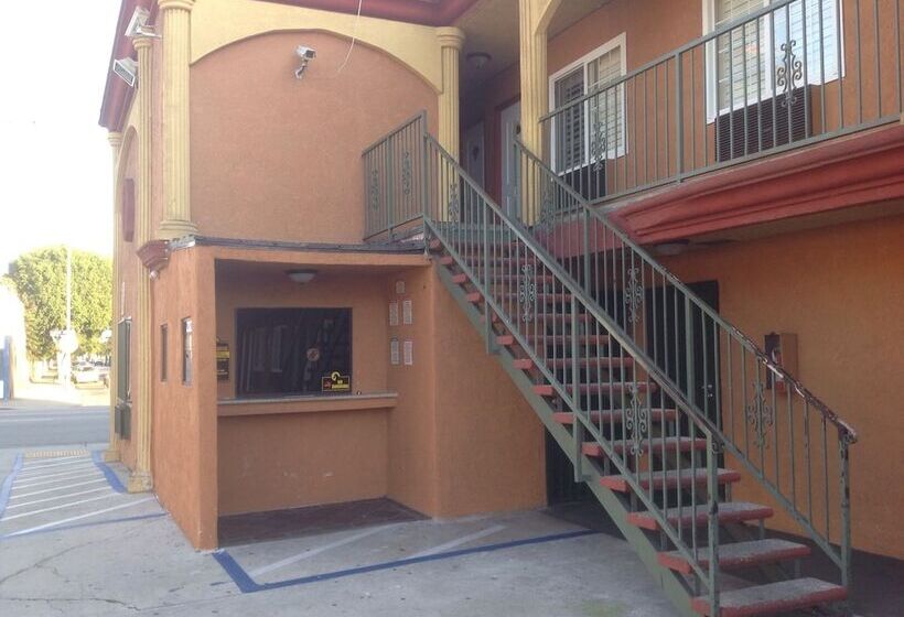 Bronco Motel South Central