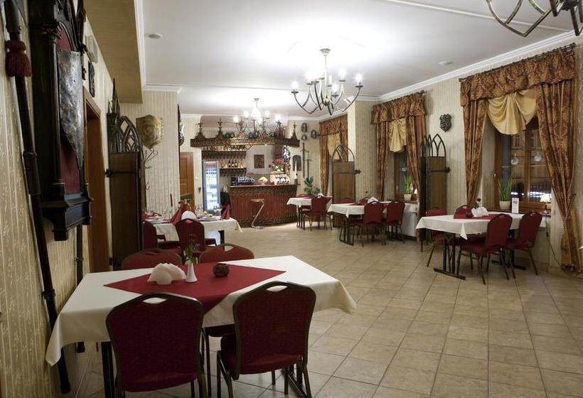 호텔 I Restauracja Castle